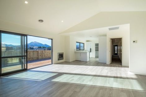 Photo of property in 3 Bargour Street, Wanaka, 9305