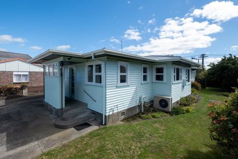 Photo of property in 38 Tawhiti Road, Hawera, 4610