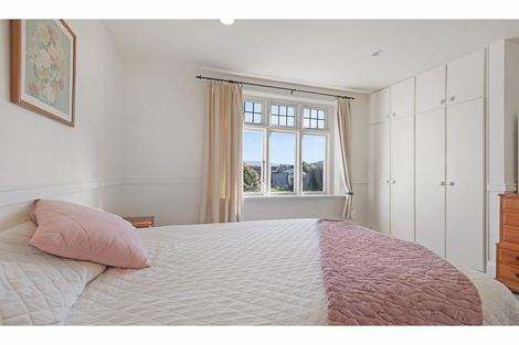 Photo of property in 4 Queen Street, Oxford, 7430