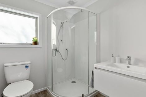 Photo of property in 39 Barber Grove, Moera, Lower Hutt, 5010