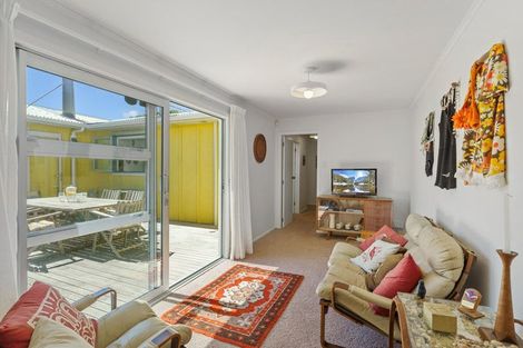 Photo of property in 1 Rodney Avenue, Te Horo Beach, Otaki, 5581