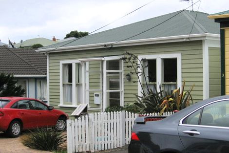 Photo of property in 1 Chatham Street, Berhampore, Wellington, 6023