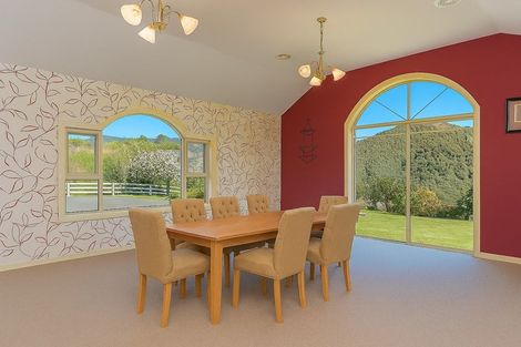 Photo of property in 85 Emerald Hill Drive, Birchville, Upper Hutt, 5018