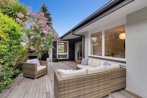 Photo of property in 33 Kent Lodge Avenue, Avonhead, Christchurch, 8042