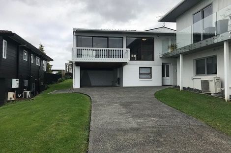 Photo of property in 1/52 Seaview Road, Castor Bay, Auckland, 0620