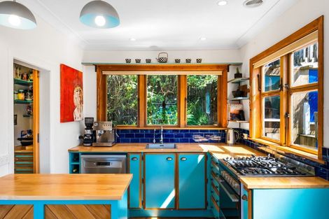 Photo of property in 6 Gordon Road, Plimmerton, Porirua, 5026