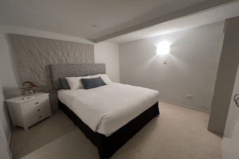 Photo of property in 1/50 La Trobe Street, Pakuranga Heights, Auckland, 2010