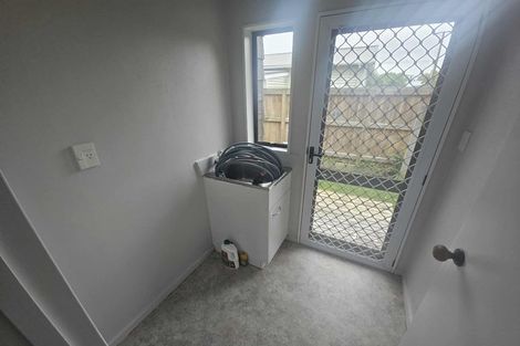 Photo of property in 35 Oxford Street, Fairfield, Hamilton, 3214