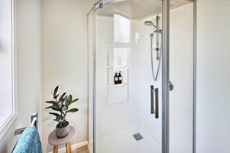 Photo of property in 104 Renown Road, Raumati South, Paraparaumu, 5032