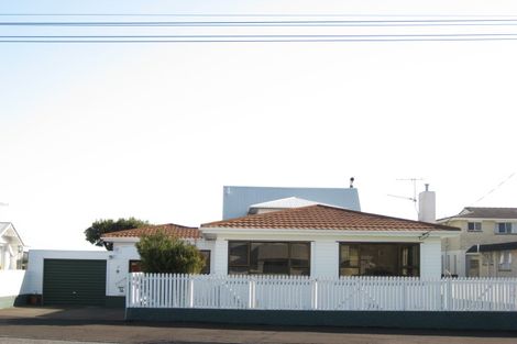 Photo of property in 14 Beach Street, Fitzroy, New Plymouth, 4312
