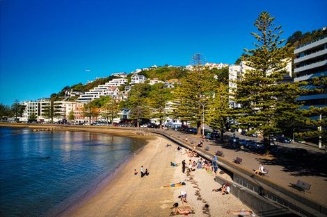 Photo of property in Sunhaven Flats, 262 Oriental Parade, Oriental Bay, Wellington, 6011