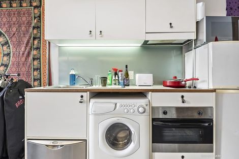 Photo of property in Urbane Apartments, 5/29 Webb Street, Mount Cook, Wellington, 6011