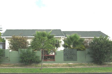 Photo of property in 1/171 Bruce Mclaren Road, Henderson, Auckland, 0612