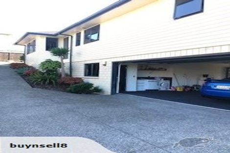 Photo of property in 111 Roberta Crescent, Orewa, 0931
