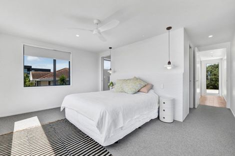 Photo of property in 5b Strandon Place, Strandon, New Plymouth, 4312