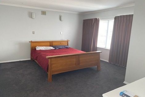 Photo of property in 21 Saint Edmund Crescent, Tawa, Wellington, 5028