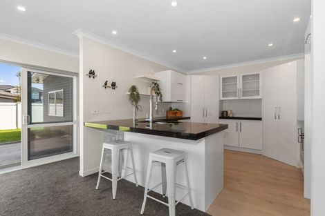 Photo of property in 43 Stace Hopper Drive, One Tree Point, 0118