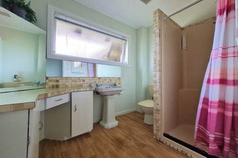 Photo of property in 1/177 Glenfield Road, Hillcrest, Auckland, 0627