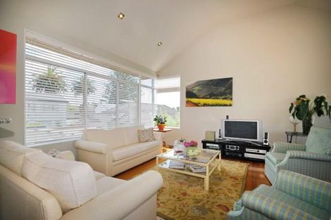 Photo of property in 1/43 Princes Street, Northcote Point, Auckland, 0627