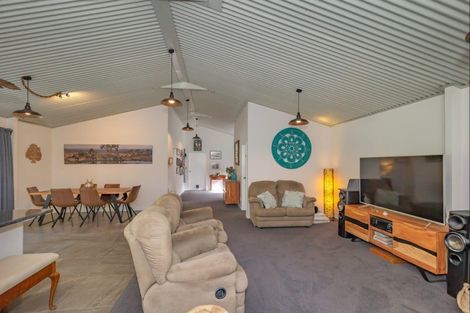 Photo of property in 146 Manakau Heights Drive, Manakau, Levin, 5573