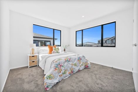 Photo of property in 36 Mcwhirters Farm Lane, Massey, Auckland, 0614