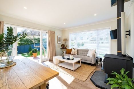 Photo of property in 2 Lovat Street, Havelock North, 4130