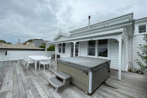 Photo of property in 11 Colenso Avenue, Hospital Hill, Napier, 4110