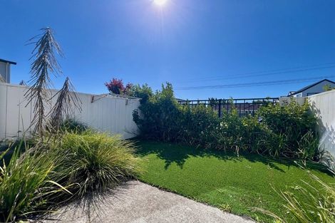Photo of property in 2/59 Neil Avenue, Te Atatu Peninsula, Auckland, 0610