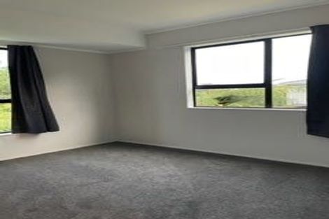 Photo of property in 26a Cheltenham Terrace, Newlands, Wellington, 6037