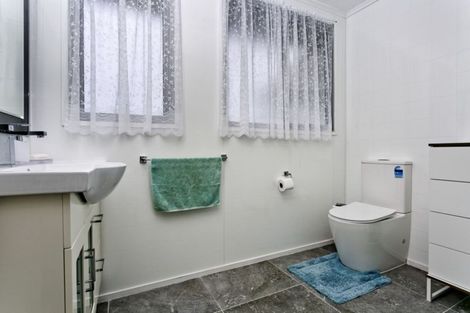 Photo of property in 13 Grenadine Place, Unsworth Heights, Auckland, 0632