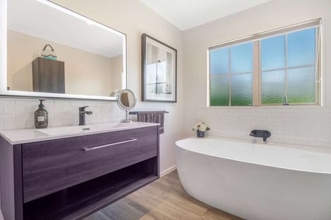 Photo of property in 62 Cairns Crescent, Rototuna, Hamilton, 3210