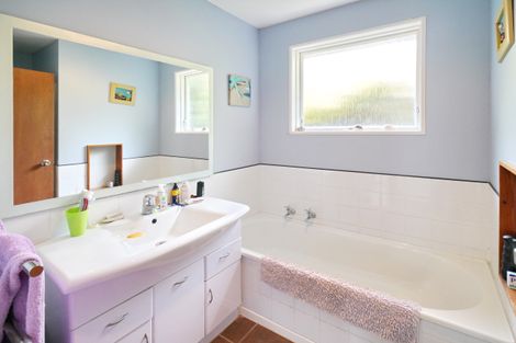 Photo of property in 9a Quinton Place, Bishopdale, Christchurch, 8053