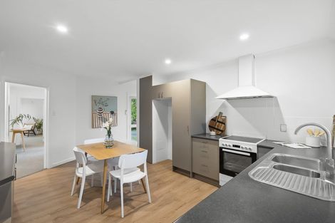 Photo of property in 27 Liverton Crescent, Bishopdale, Christchurch, 8053