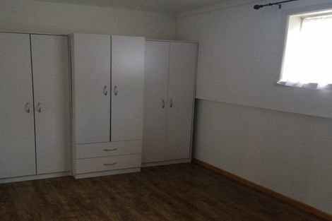 Photo of property in 2 Easton Park Parade, Glenfield, Auckland, 0629