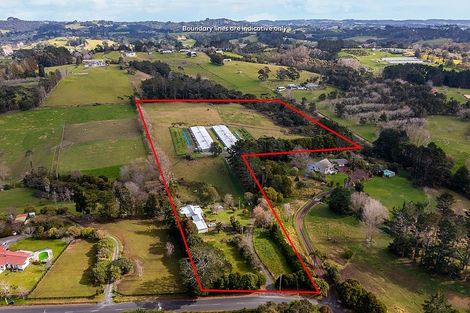 Photo of property in 118 Motu Road, Kumeu, 0891
