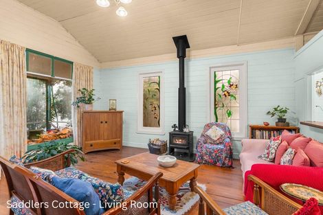 Photo of property in Saddlery Cottage, 3245 Paparoa-oakleigh Road, Paparoa, 0571