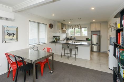 Photo of property in 12 O'connell Place, Havelock North, 4130