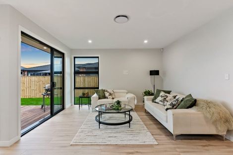 Photo of property in 4 Nau Mai Road, Clevedon, 2582