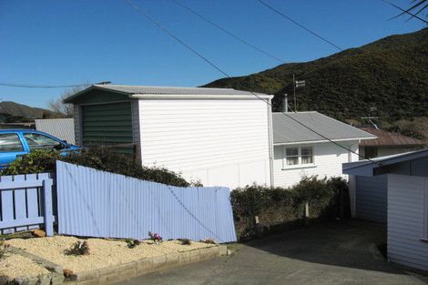 Photo of property in 118 Coast Road, Wainuiomata, Lower Hutt, 5014