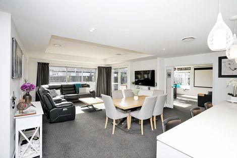 Photo of property in 28 Northside Drive, Waikiwi, Invercargill, 9810