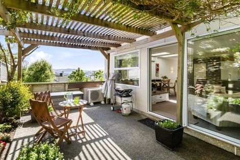 Photo of property in 8a Hollies Crescent, Johnsonville, Wellington, 6037