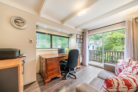 Photo of property in 458 Stokes Valley Road, Stokes Valley, Lower Hutt, 5019