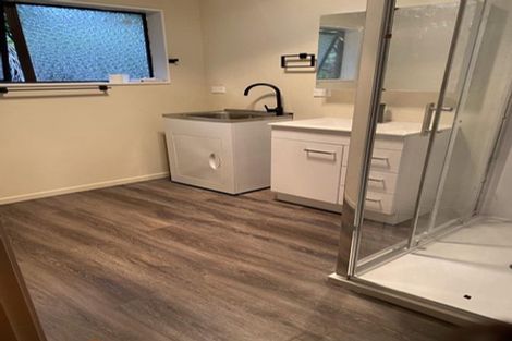 Photo of property in 28 Hollyford Drive, Clover Park, Auckland, 2105