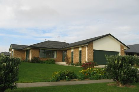 Photo of property in 157 Ruapehu Drive, Fitzherbert, Palmerston North, 4410