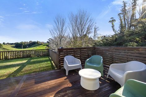 Photo of property in 8 Matau Lane, Ferndale, New Plymouth, 4310