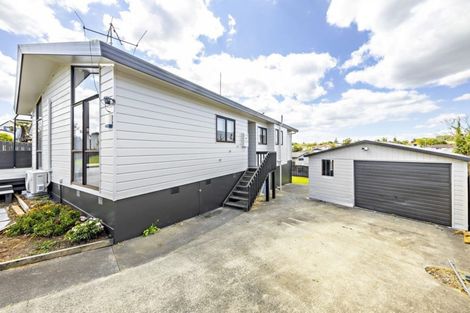 Photo of property in 71 Etherton Drive, Weymouth, Auckland, 2103