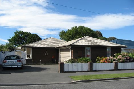 Photo of property in 2/3 Ravenna Street Avonhead Christchurch City