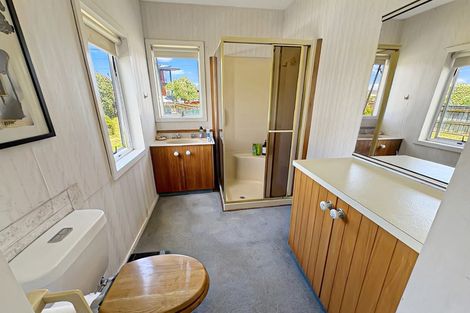 Photo of property in 33 Shortt Street, Foxton Beach, Foxton, 4815