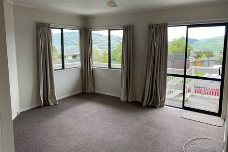 Photo of property in 8 Mayaro Crescent, Grenada Village, Wellington, 6037