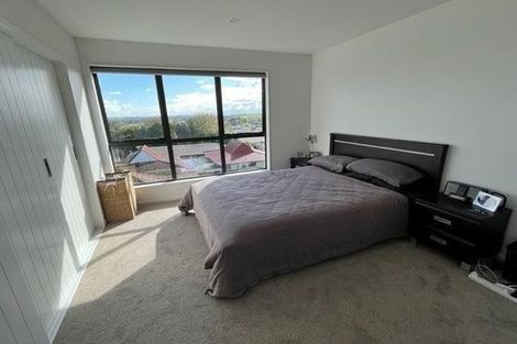 Photo of property in 3/60 Highland Drive, Highland Park, Auckland, 2010